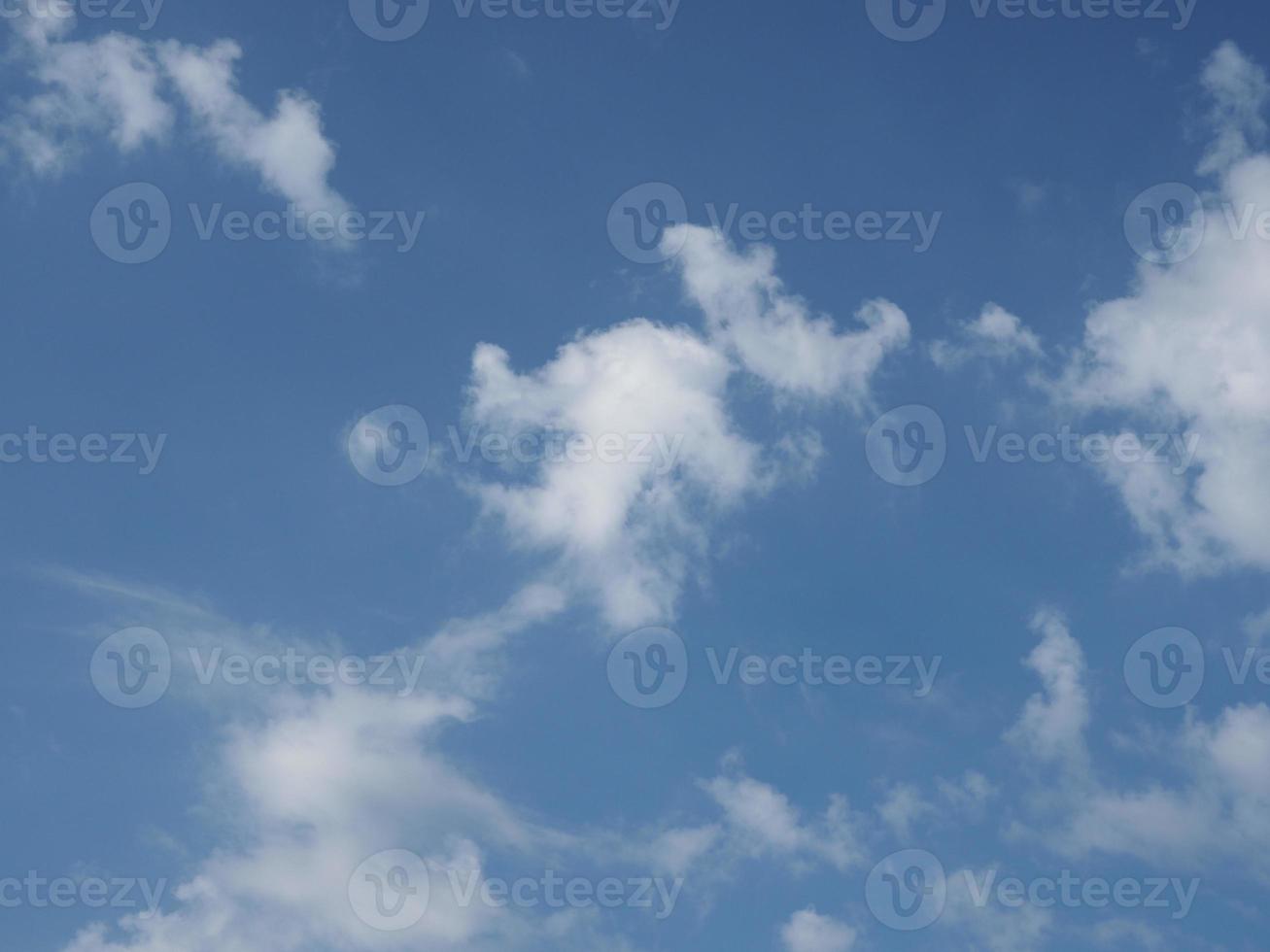 Himmel mit Wolkenhintergrund foto