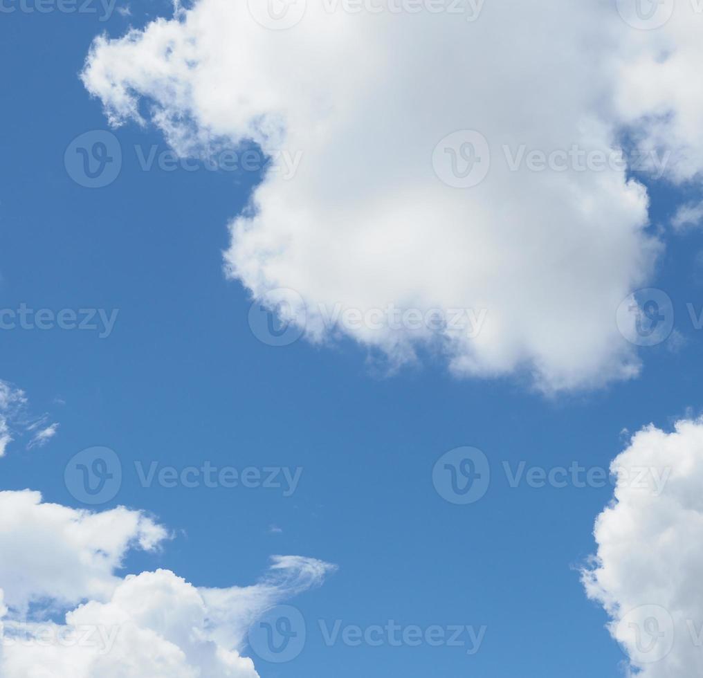 Himmel mit Wolkenhintergrund foto