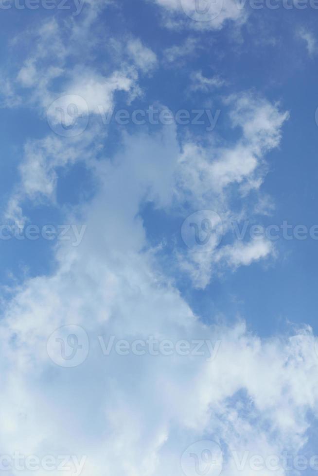 Sommerhimmel mit Wolkenhintergrund moderne hochwertige Drucke foto