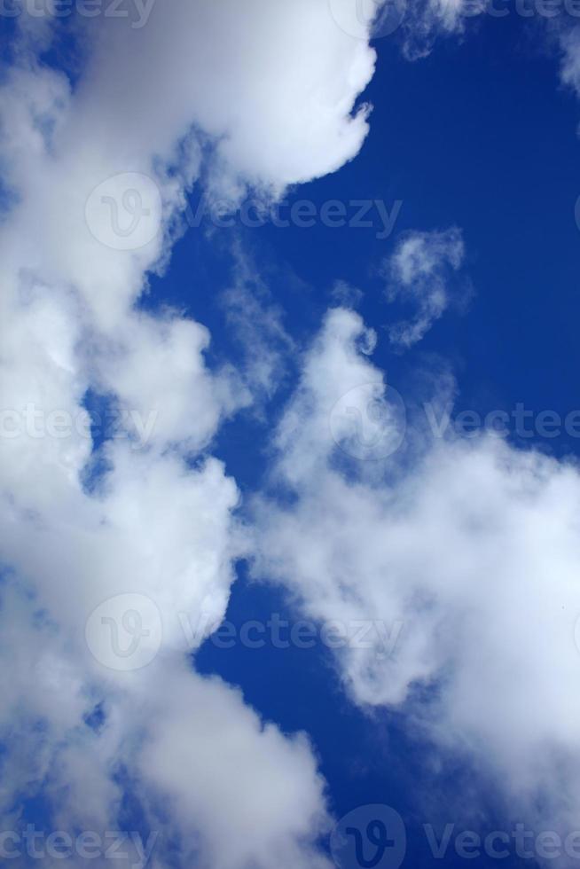 Sommerhimmel mit Wolkenhintergrund moderne hochwertige Drucke foto