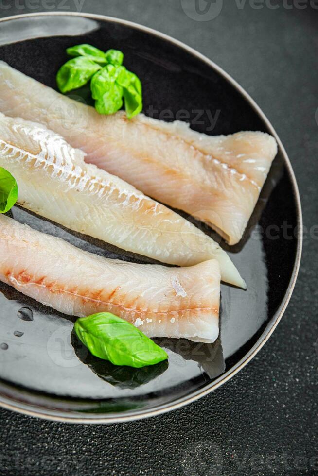 roh Fisch Filet Blau Merlan frisch Meeresfrüchte gesund Essen Kochen Mahlzeit Essen Snack auf das Tabelle Kopieren Raum Essen Hintergrund rustikal oben Aussicht foto