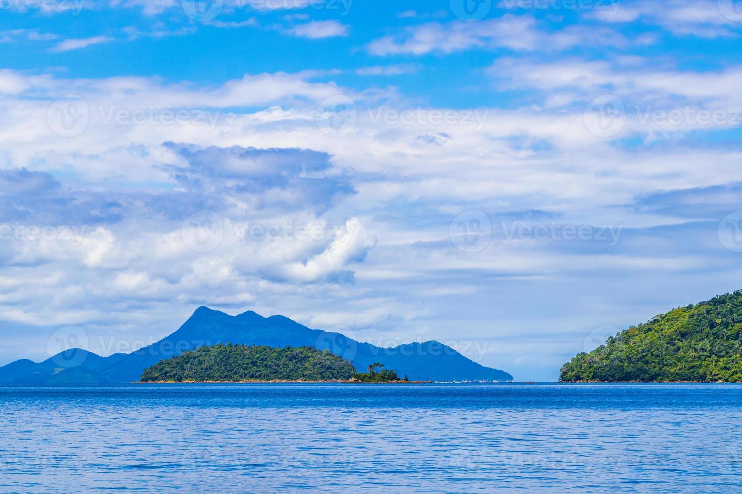 Mangroven- und Pouso-Strand auf der tropischen Insel Ilha Grande Brasilien. foto