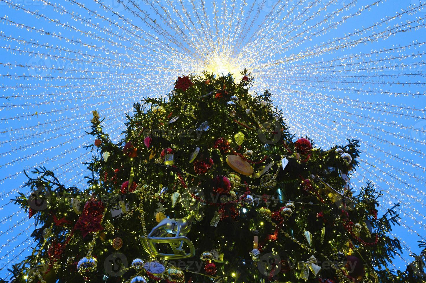 Weihnachtsbaum geschmückt foto