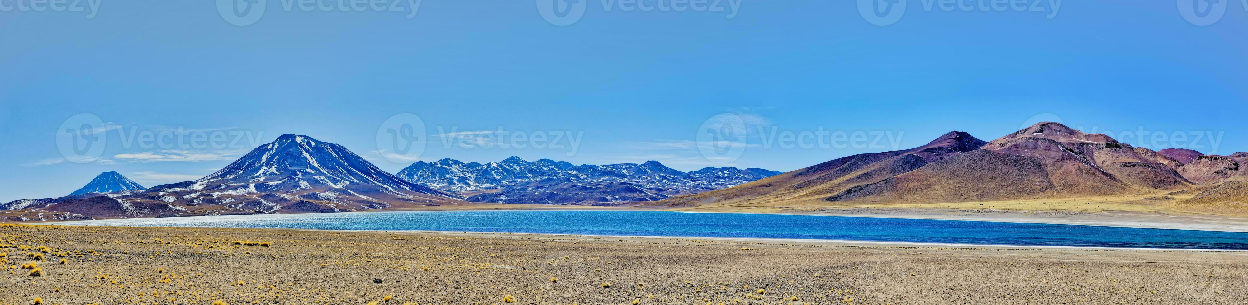 miscanti altiplanisch Lagune im das Atacama Wüste - - san pedro de Atacama. foto