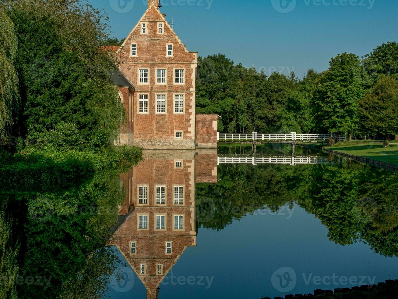 Schloss und Park im Westfalen foto