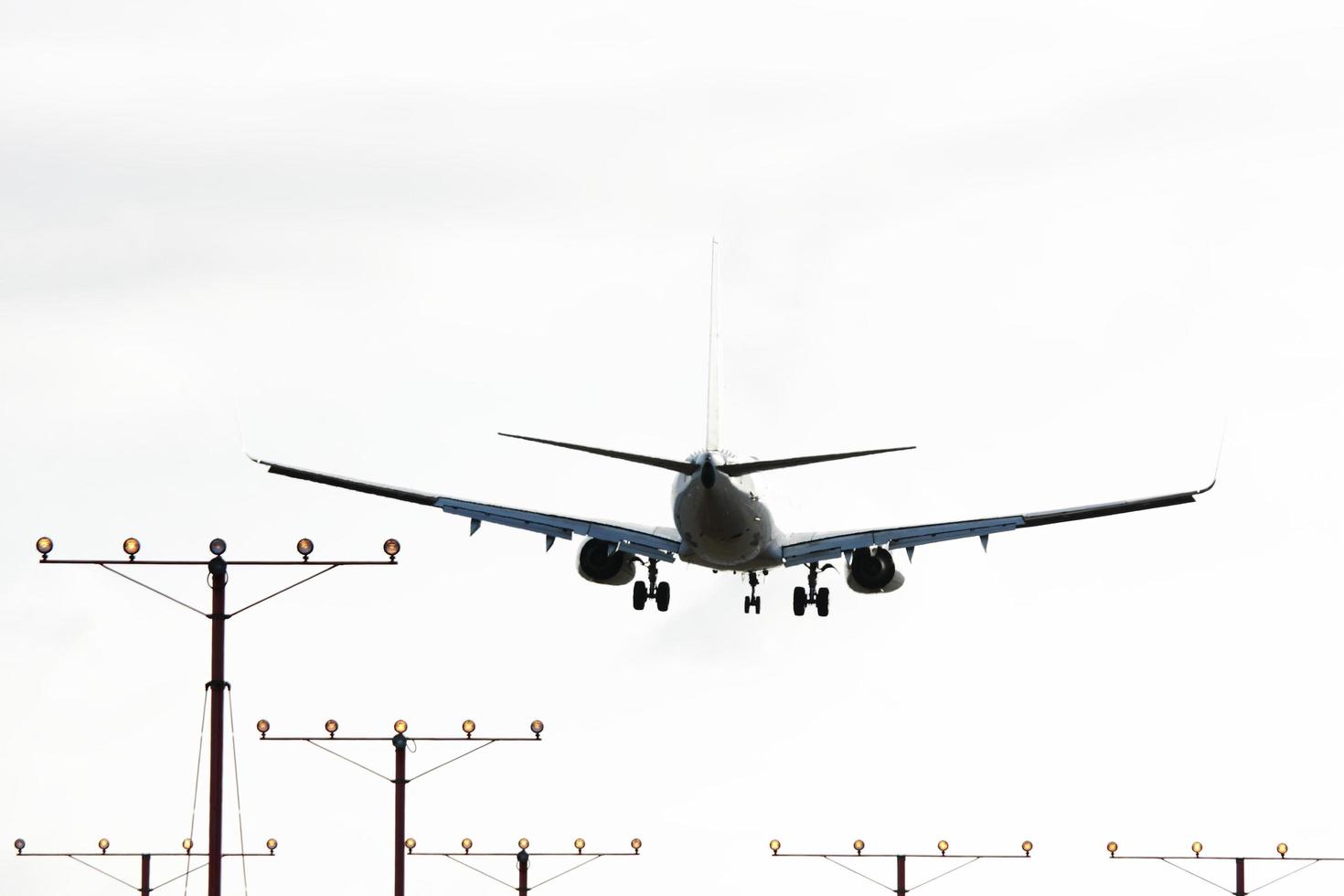 Flugzeuglandung auf dem internationalen Flughafen von Los Angeles foto