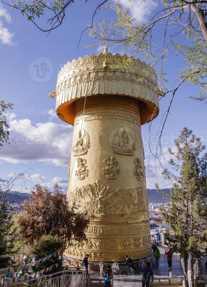 Tibetische Gebetsmühle in Dukezong, Shangri La, Yunnan, China foto