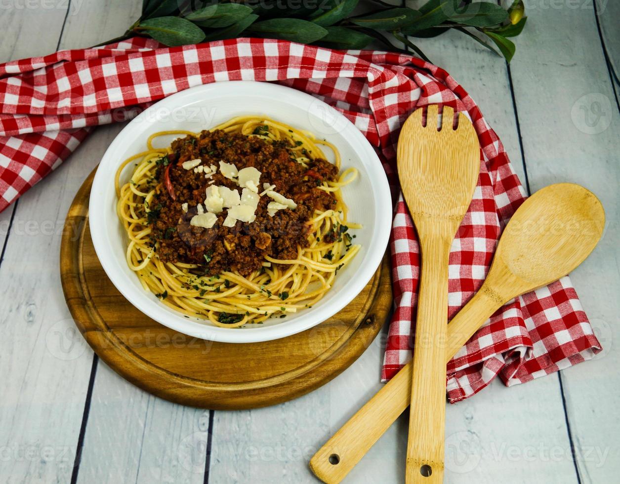 Spaghetti Bolognese mit Tomatensauce foto