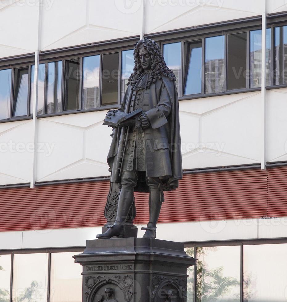 Das Leibniz-Denkmal für den deutschen Philosophen Gottfried Wilhelm Leibniz in Leipzig, Deutschland foto