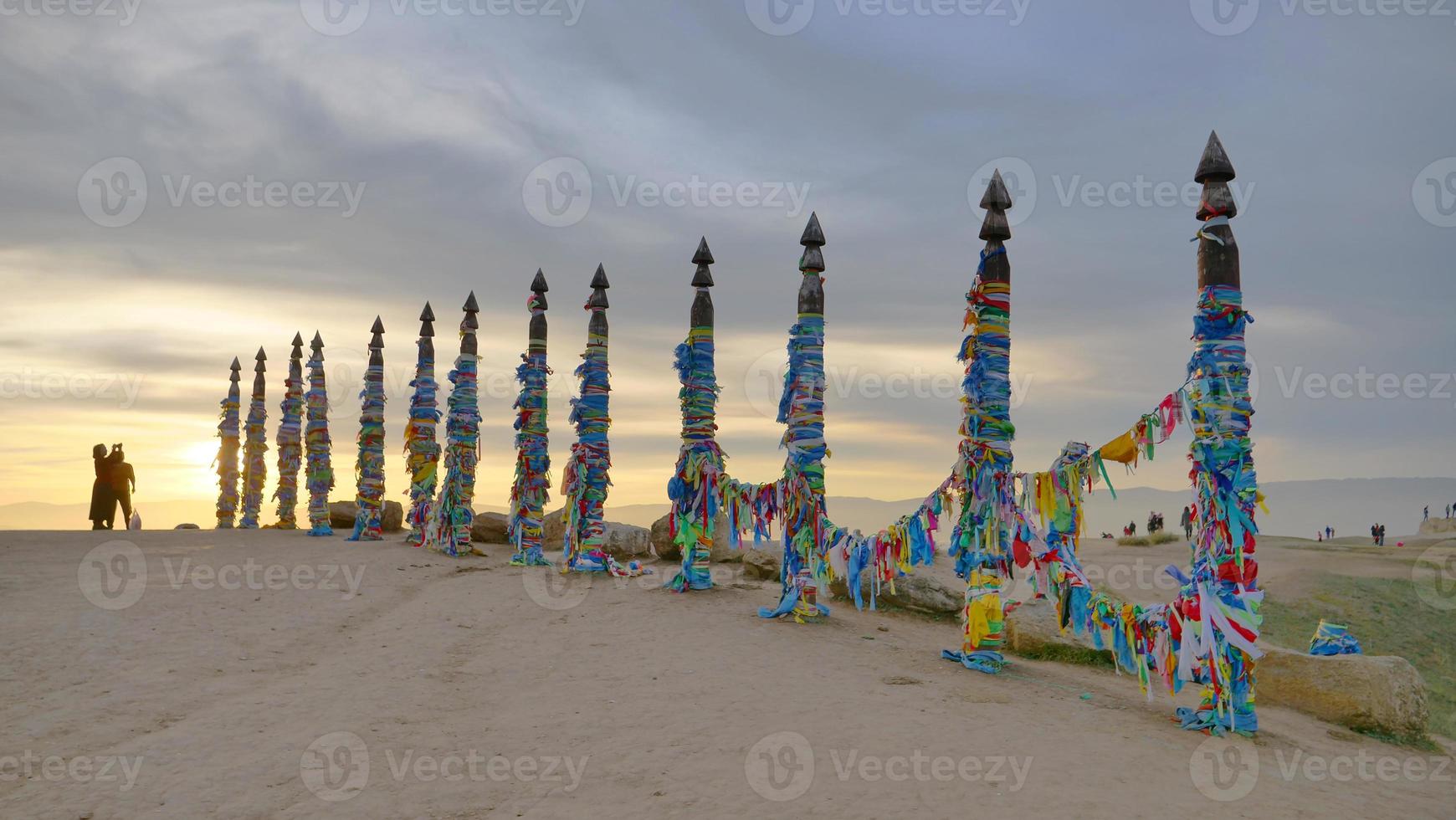 Serge Posts auf der Insel Olchon Schamanenfelsen, Baikal Sonnenuntergang Landschaftsansicht foto