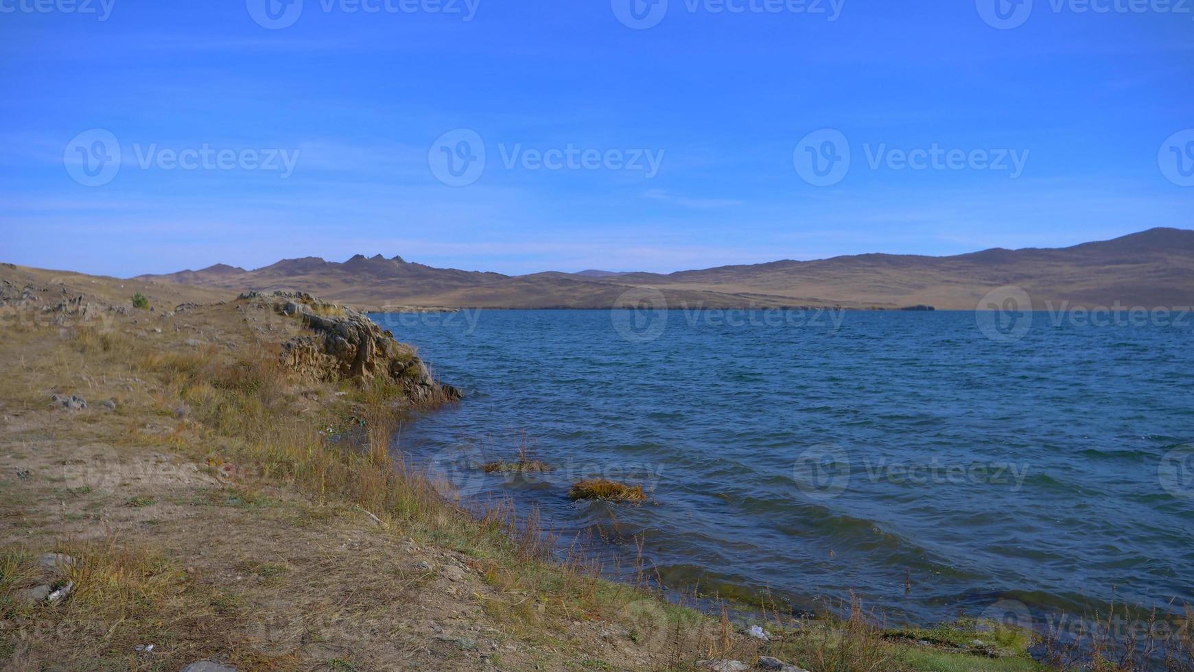 baikalsee olchon insel an einem sonnigen tag, irkutsk russland foto