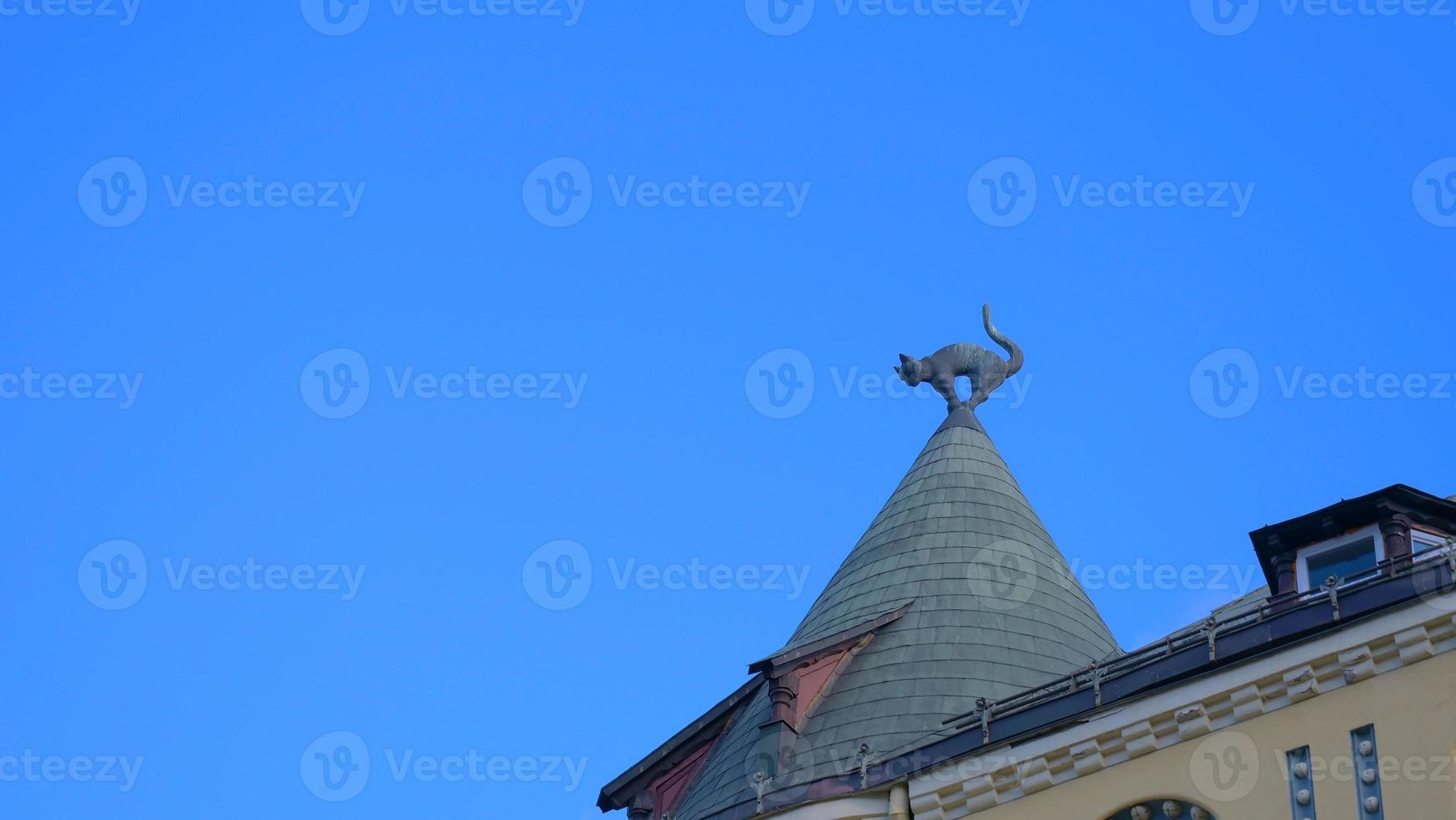 berühmte landschaftsansicht der architektur das katzenhaus in der altstadt von lettland foto