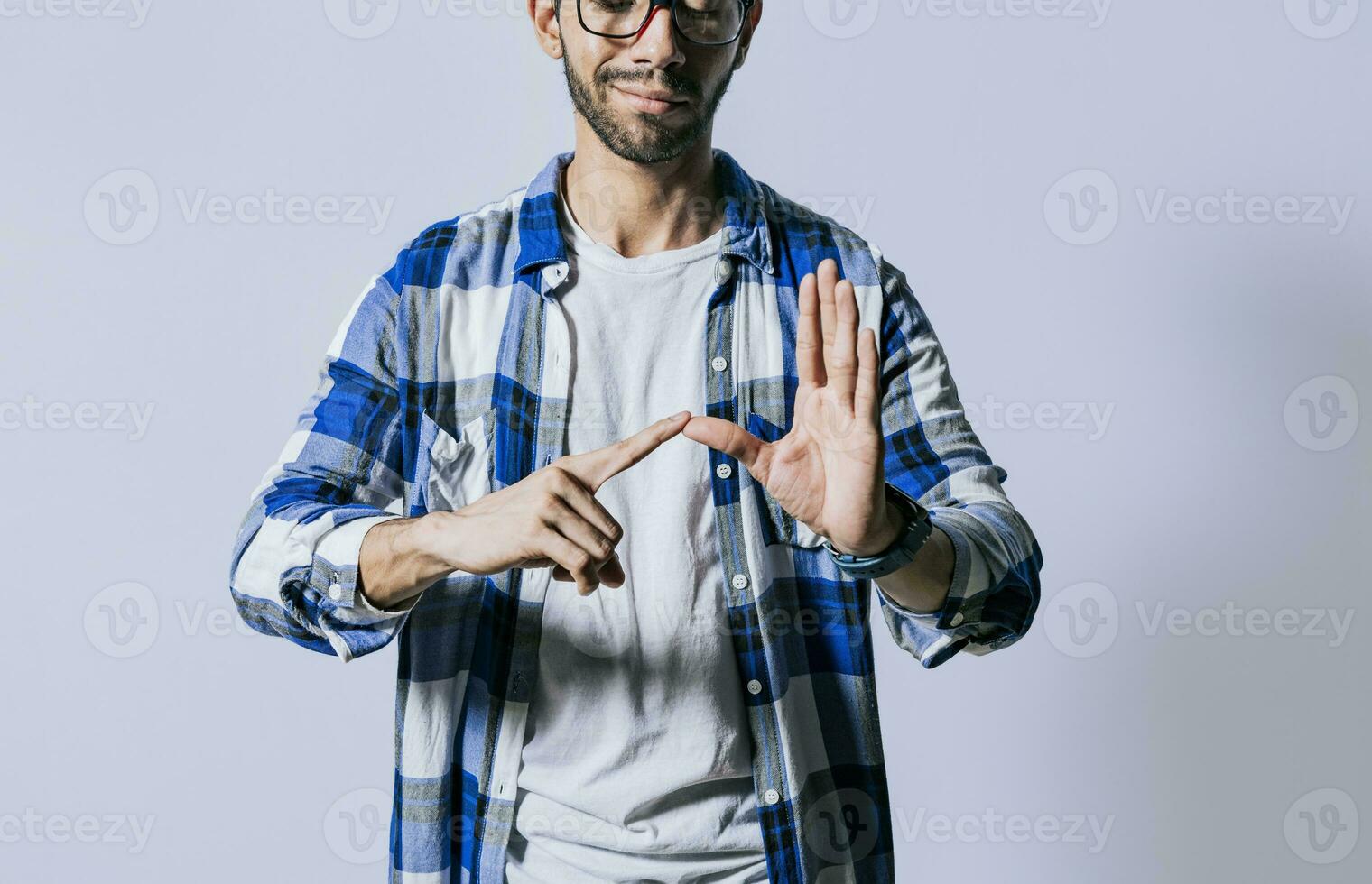 taub und Dumm Menschen Sprechen im Zeichen Sprache. Mann Sprechen im Zeichen Sprache. Handbuch Gesten von Menschen mit Hören Probleme. Person Sprechen im Zeichen Sprache foto