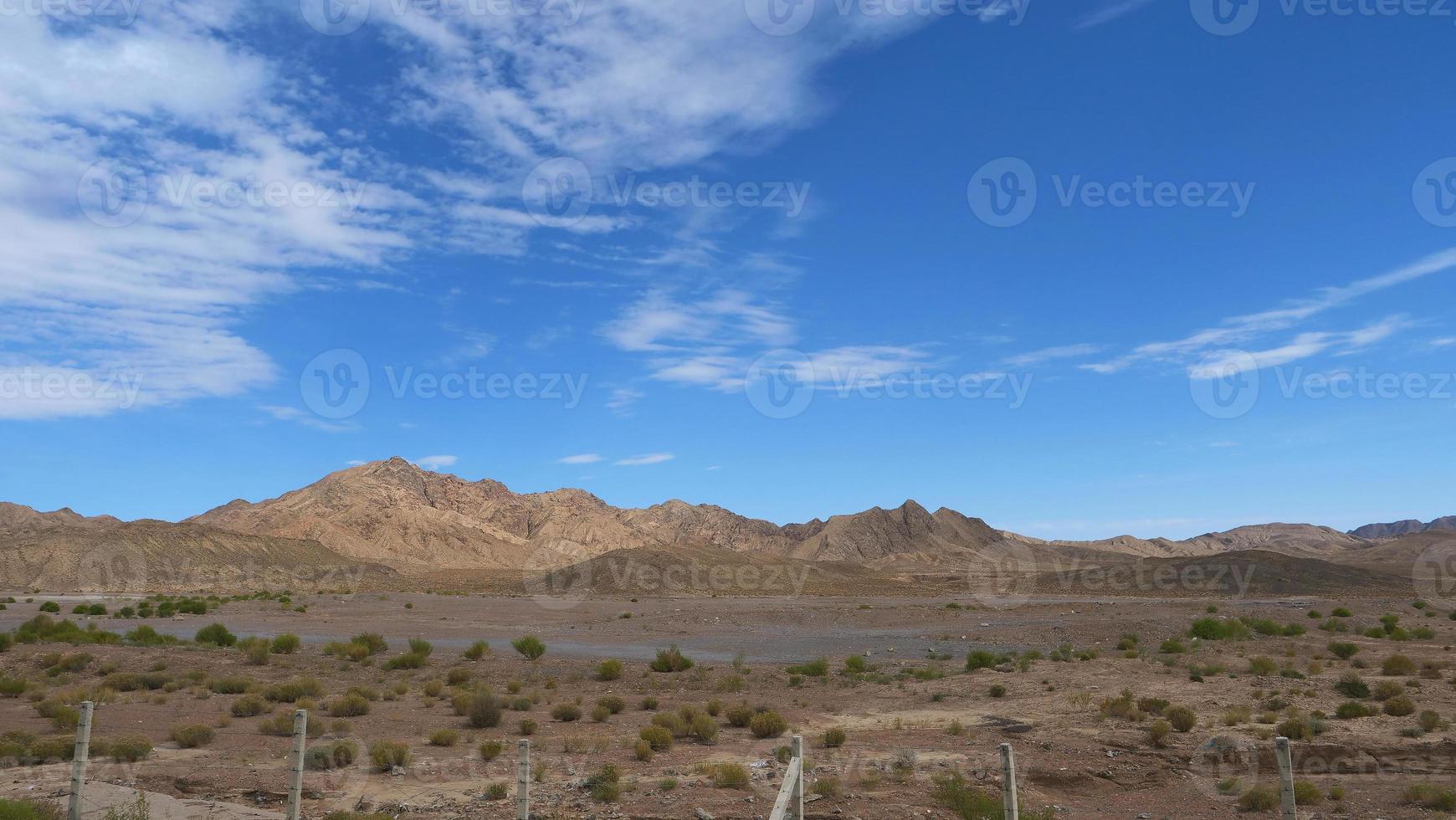 Landschaftsansicht des Steinfelsenberges in Qinghai-China foto