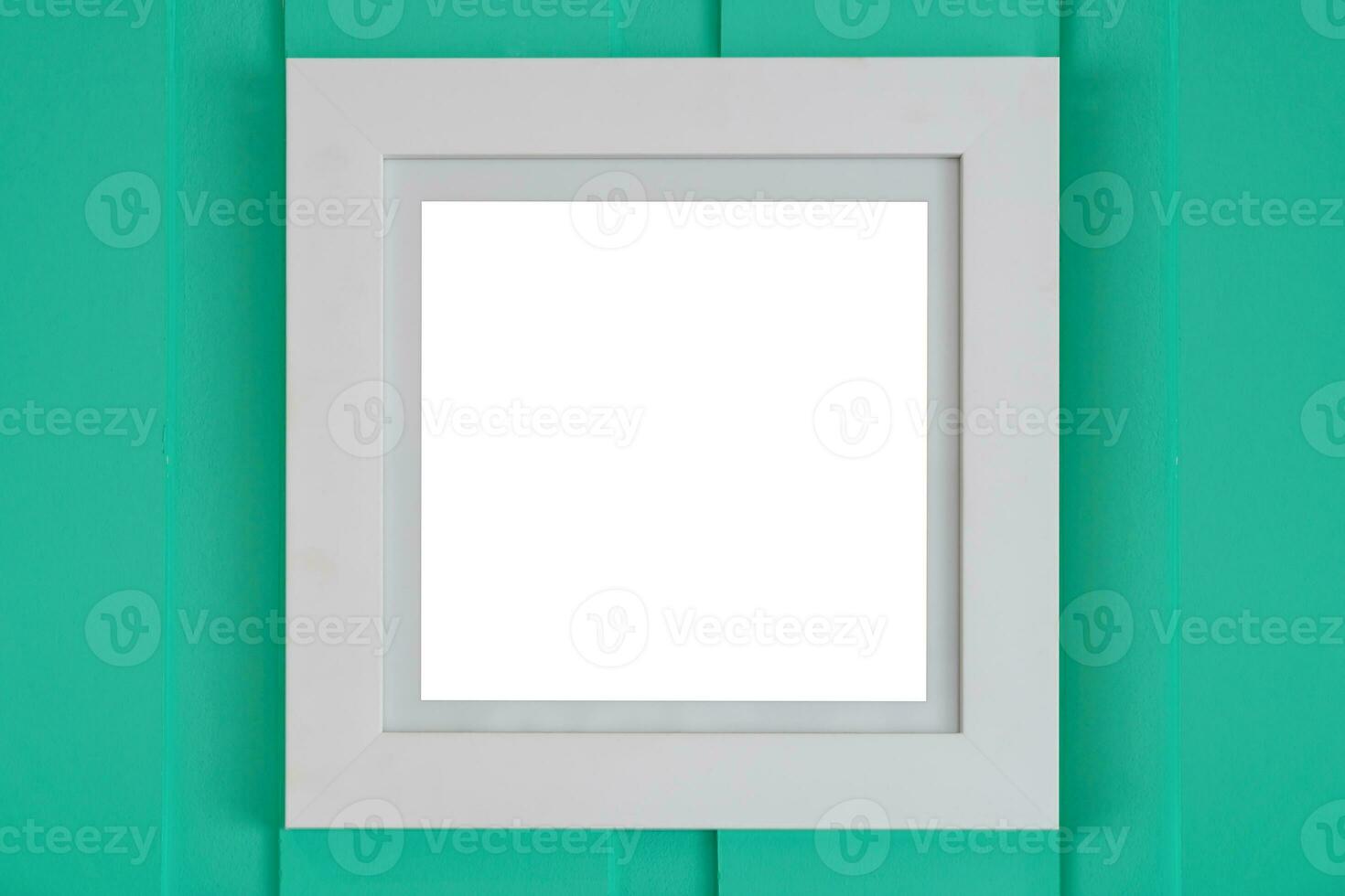 Mockup-Bild von leeren Plakaten mit weißem Bildschirm für Werbung, leere Fotorahmen werden im Café für Ihr Design angezeigt foto