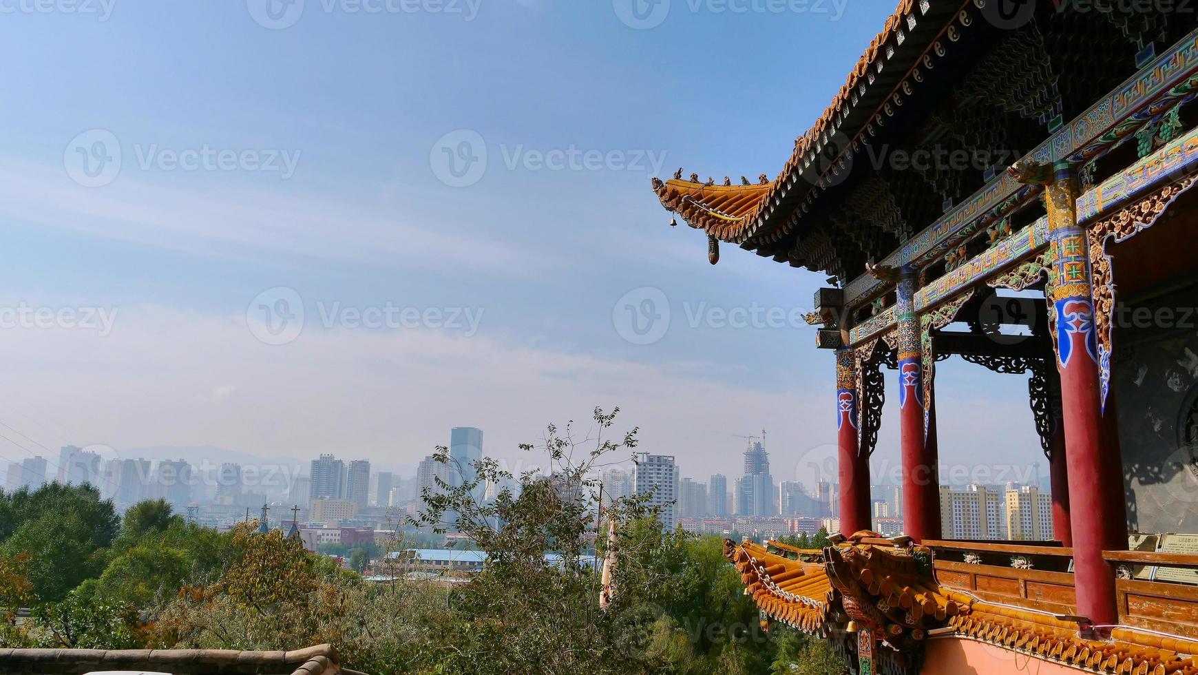 Tulou-Tempel des Beishan-Berges, Yongxing-Tempel in Xining China. foto