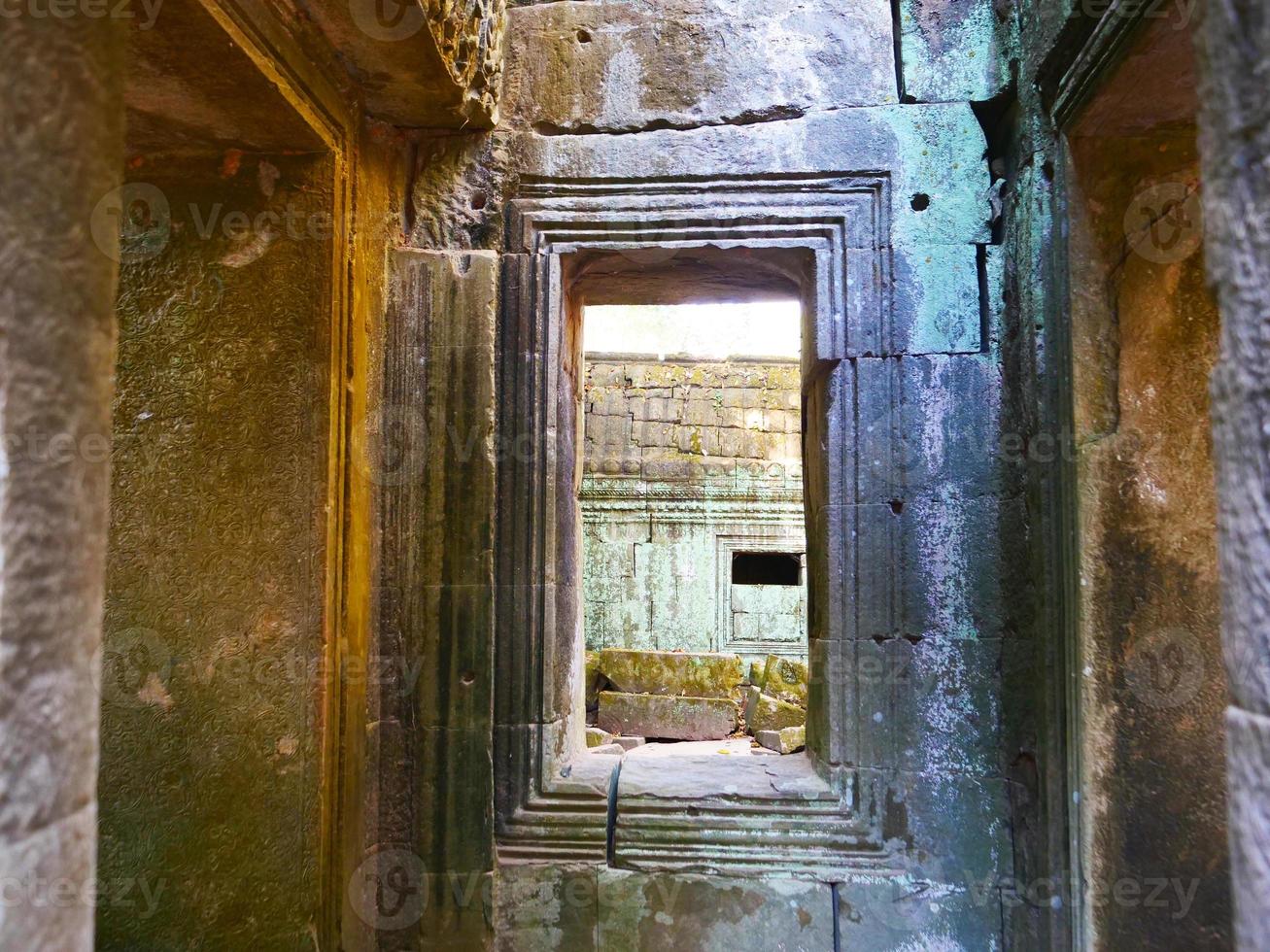 Steinruinenfenster im Ta Prohm Tempel, Siem Reap Kambodscha. foto