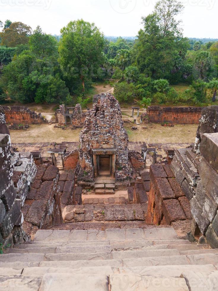 Steinleiter an der buddhistischen Khmer-Ruine von Pre Rup, Siem Reap Kambodscha. foto