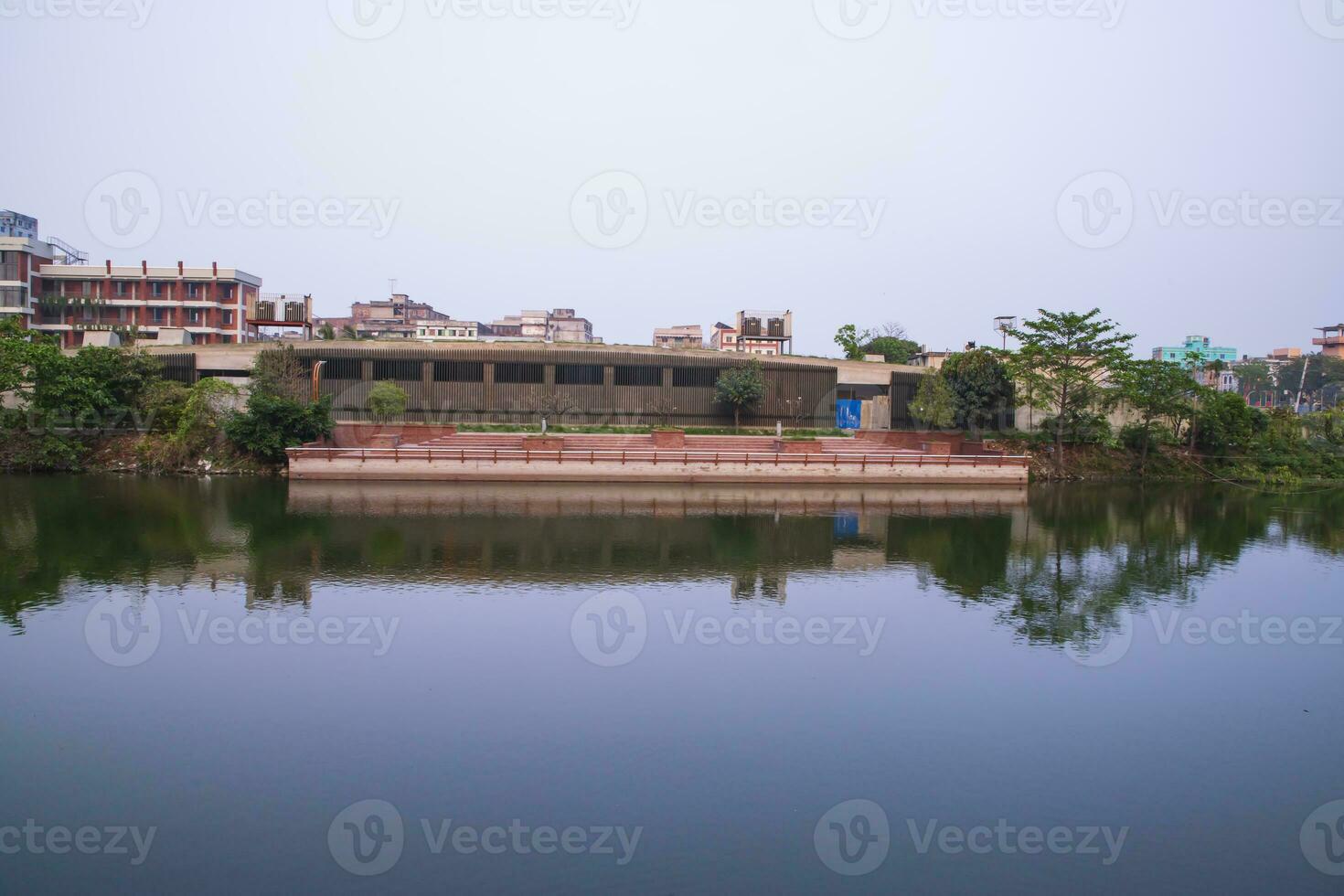 schön Landschaft Aussicht von Rasel Park See im narayanganj Stadt, Bangladesch foto