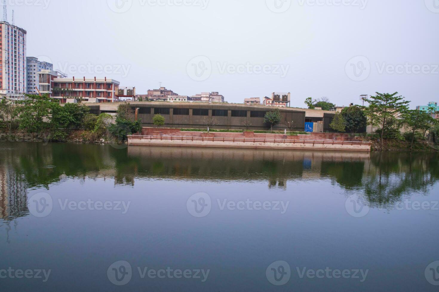 schön Landschaft Aussicht von Rasel Park See im narayanganj Stadt, Bangladesch foto