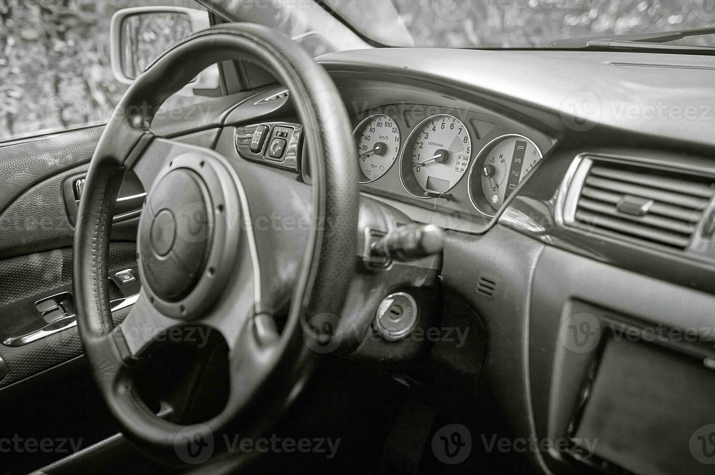 Auto Lenkung Rad und Auto Sensoren, innen Hintergrund, modern Stadt Auto Elemente schließen Sicht. Auto Innerhalb Innere foto