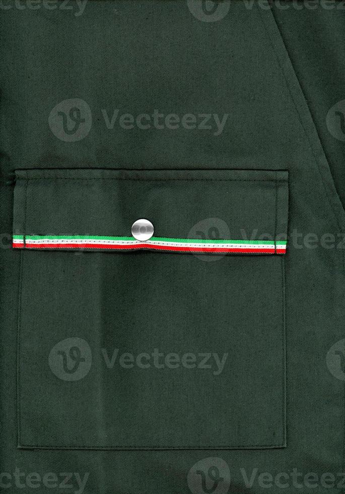 grüne Militärjacke mit italienischer Flagge foto