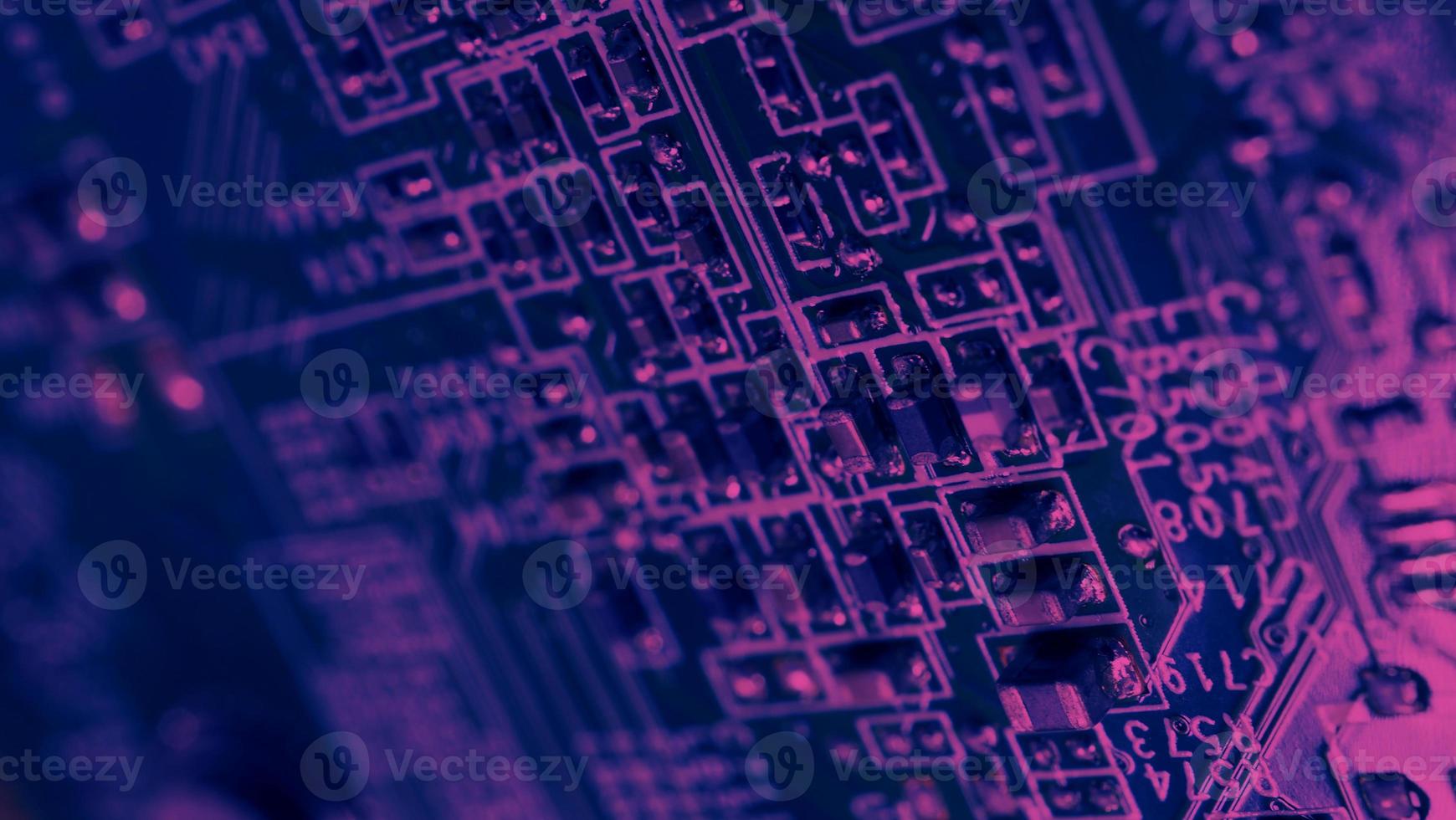 CPU-Chip befindet sich auf dem grünen Motherboard foto