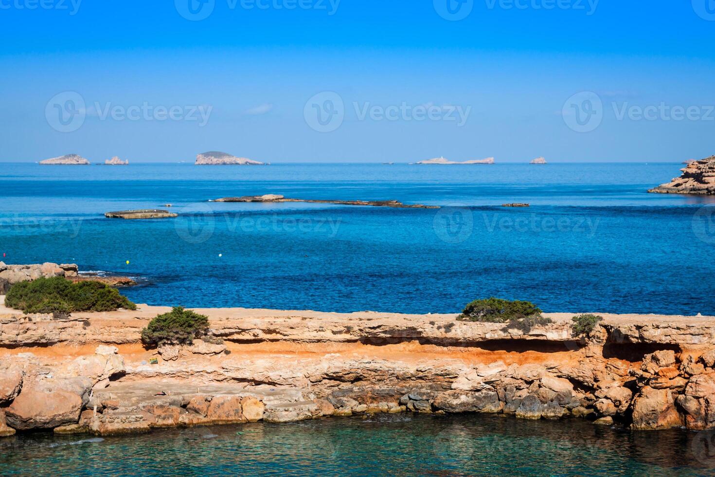 schön Insel und Türkis Wasser im cala conta, ibiza Spanien foto