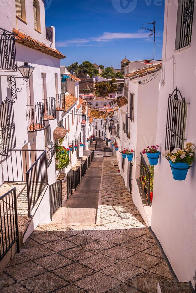 malerisch Straße von Mijas. charmant Weiß Dorf im Andalusien, Costa del Sol. Süd- Spanien foto