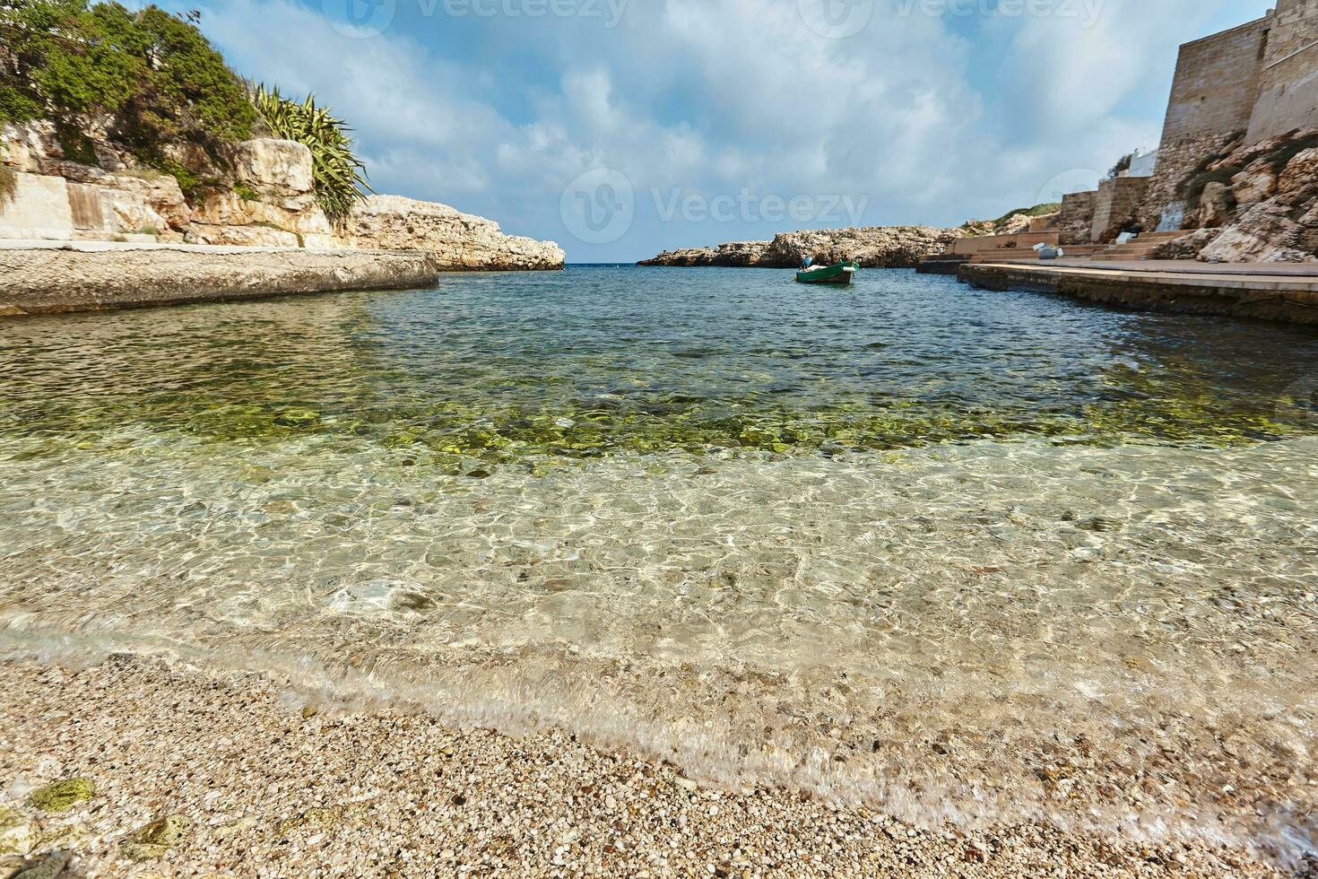 schön Landschaft von polignano ein Stute, Stadt, Dorf im das Provinz von Bari, Apulien. foto