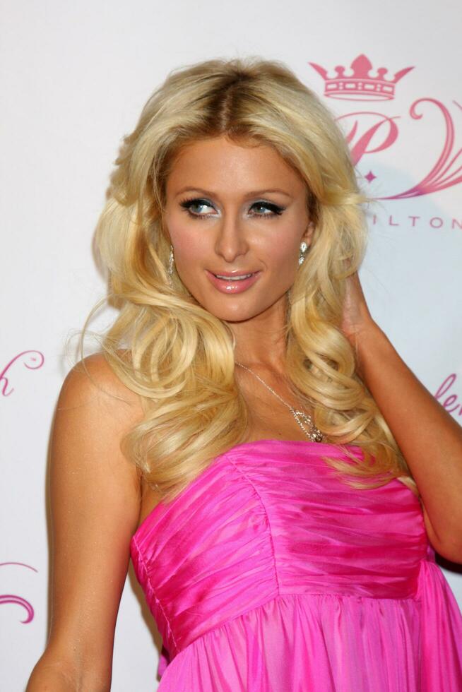 Paris Hilton ankommen beim das Paris Hilton Schönheit Linie starten Party Thompson Hotel Beverly Hügel ca. November 17 2009 foto