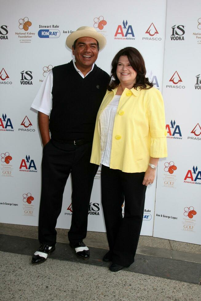 George ann Lopez ankommen beim das National Niere Stiftung Berühmtheit Golf klassisch beim das Seeufer Seeufer Golf Verein im Burbank ca. im Mai 4 foto