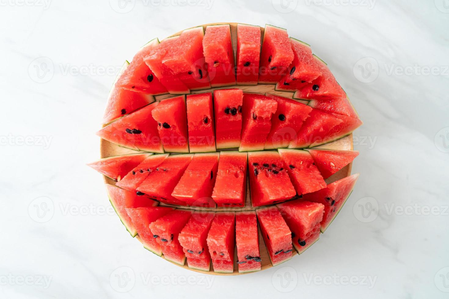 frische Wassermelone auf Teller geschnitten foto