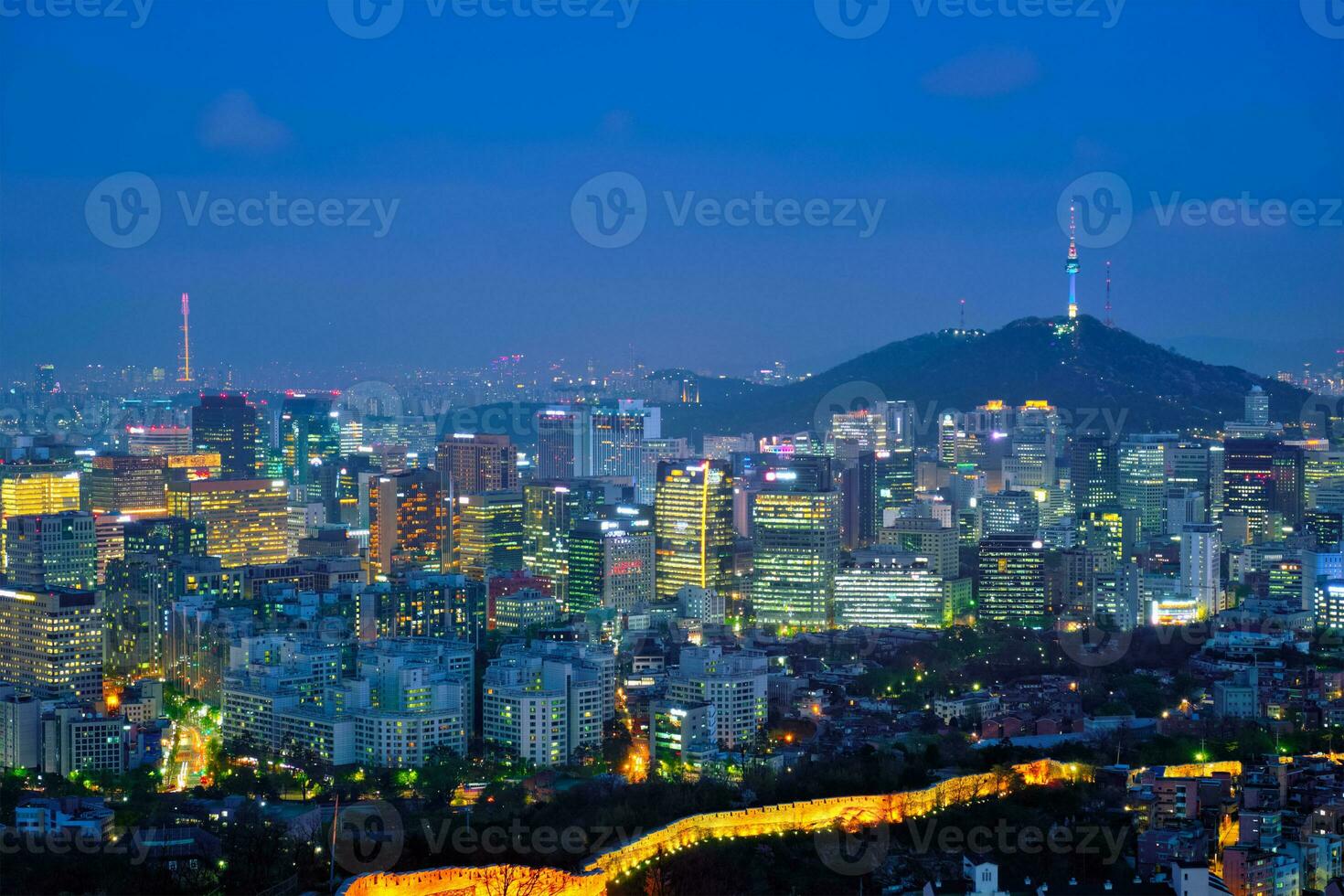 Seoul Horizont im das Nacht, Süd Korea. foto