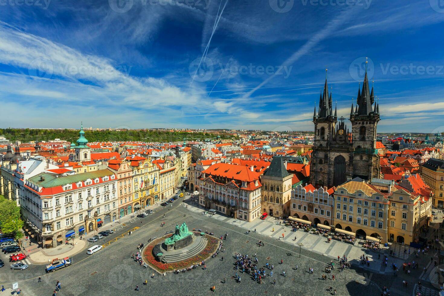 Aussicht von starren mesto Platz alt Stadt Platz und tyn Kirche tynsky chram von Stadt, Dorf Halle foto