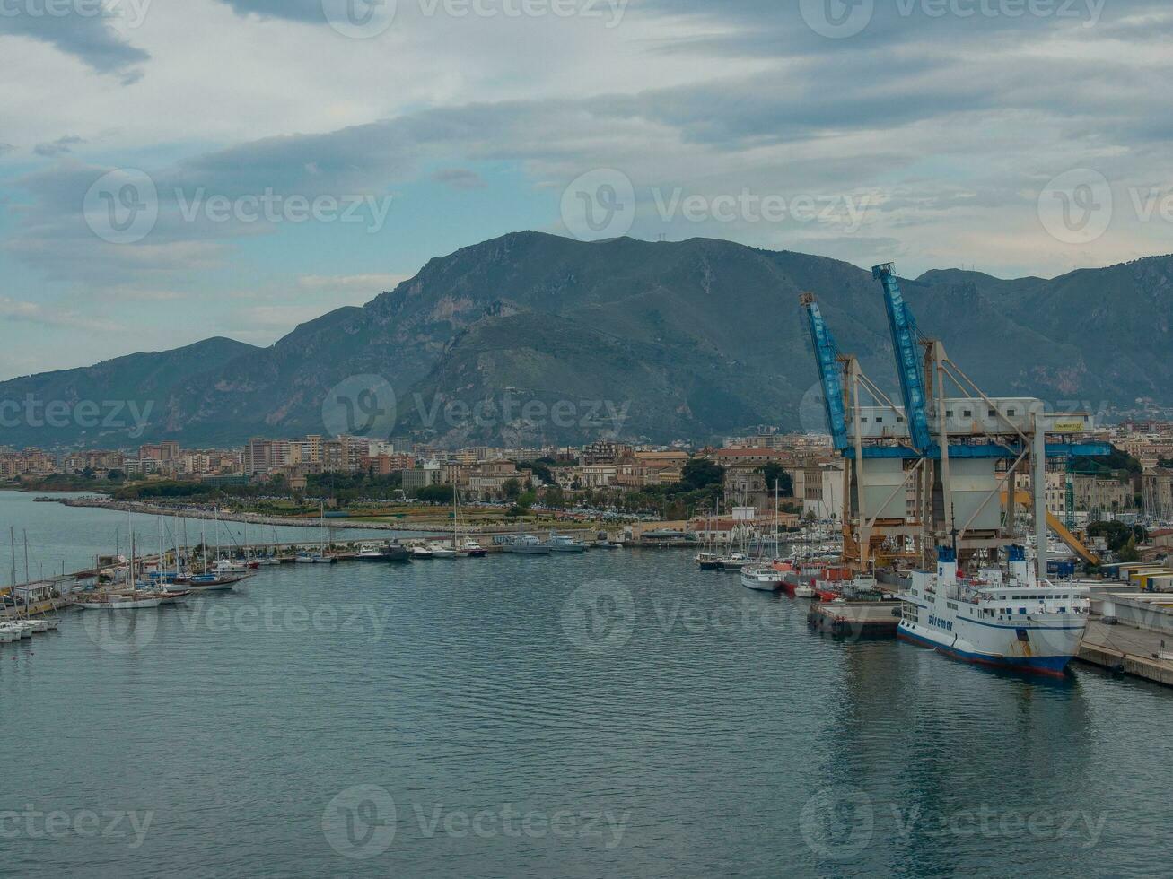 das Stadt von Palermo im Italien foto