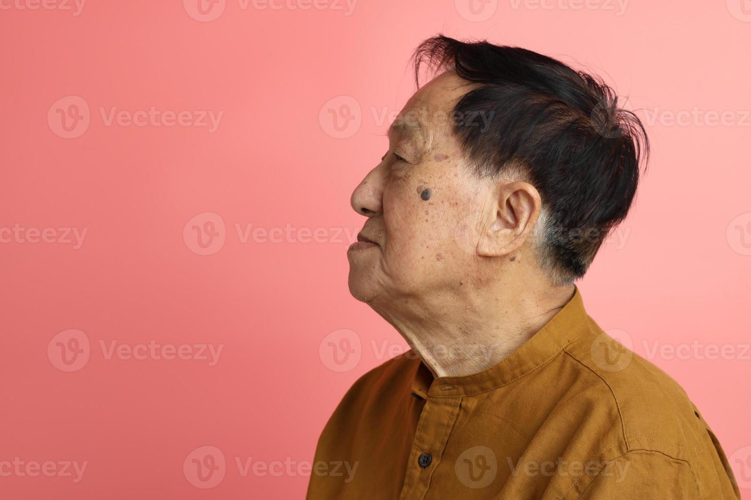 asiatischer Mann Porträt foto