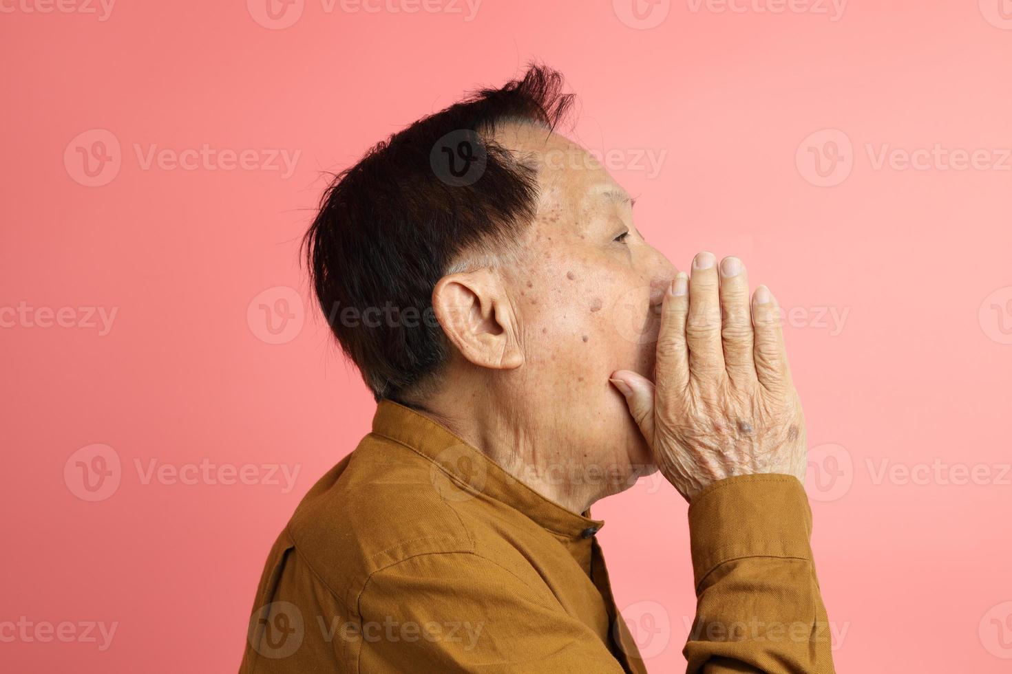 asiatischer Mann Porträt foto