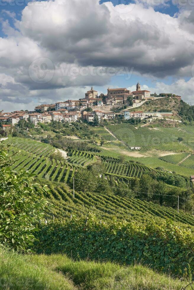 Wein Dorf von la Morra, Piemont, Italien foto