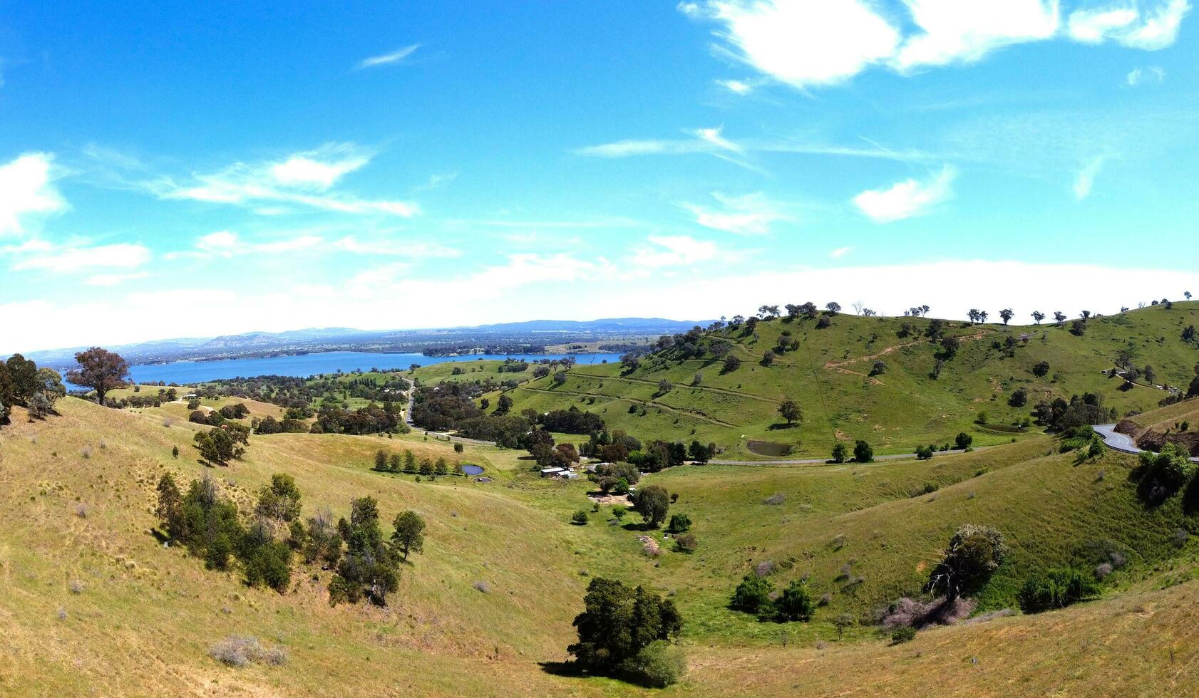 szenisch Berge Aussicht mit See Hume von kurrajong Spalt Achtung gelegen zwischen Glockenbrücke und Bethanga, ein kurz Fahrt von Albury wodonga Viktoria, Australien. foto