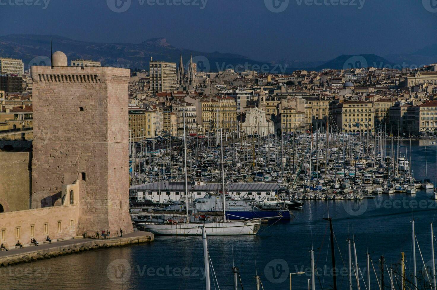 alt Hafen und Fort von marseille foto