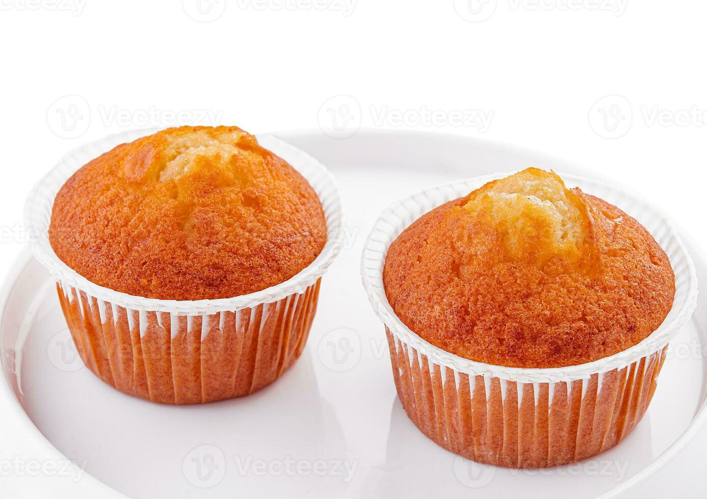 hausgemacht Muffins oder Cupcakes isoliert auf Weiß Hintergrund foto