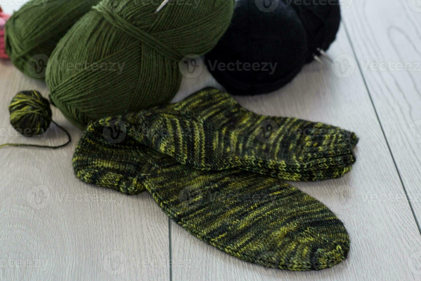 wolle Garn, Stricken Nadeln und andere Werkzeuge zum Hand Stricken. foto