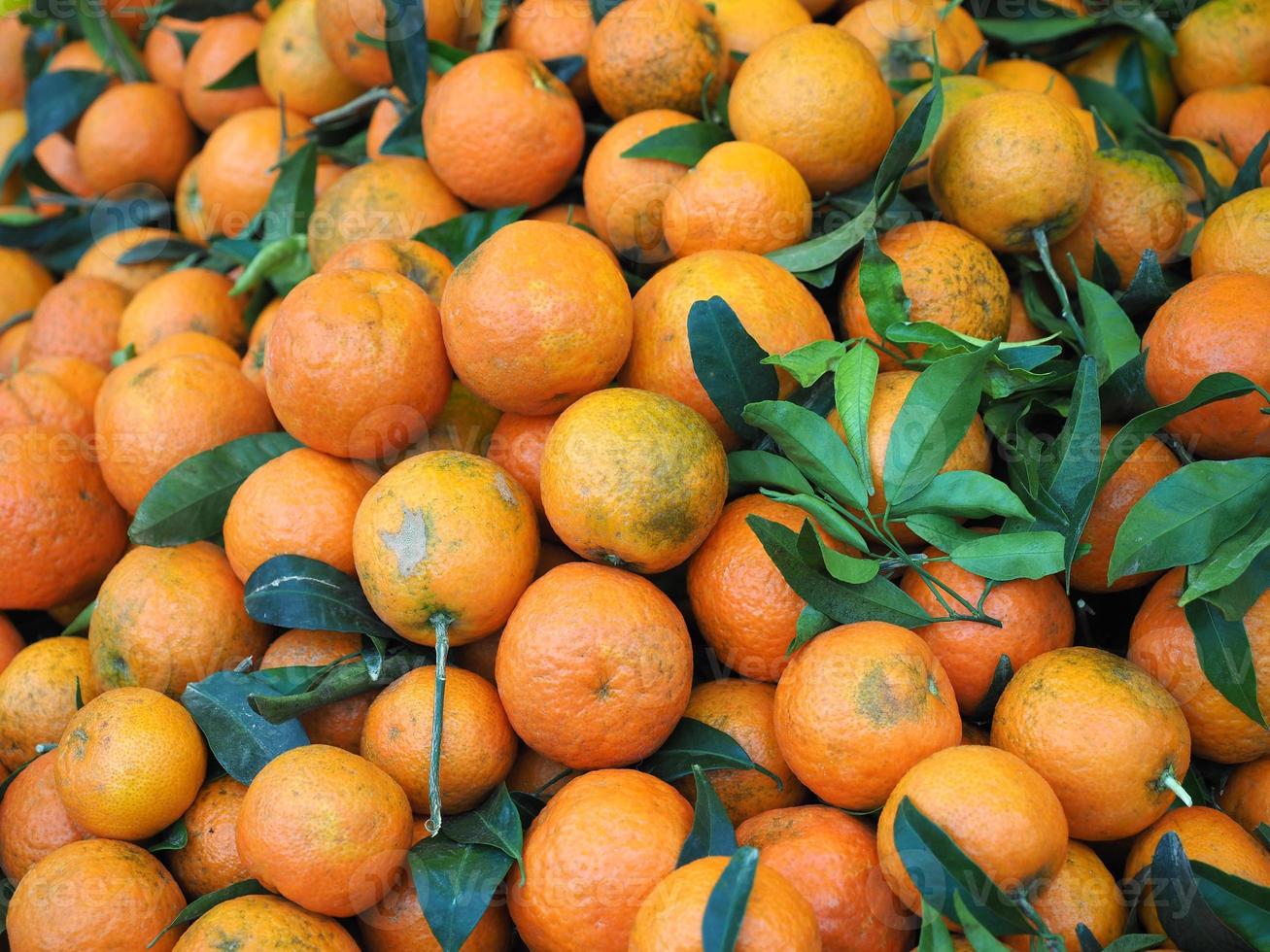 Orangen auf dem Markt foto