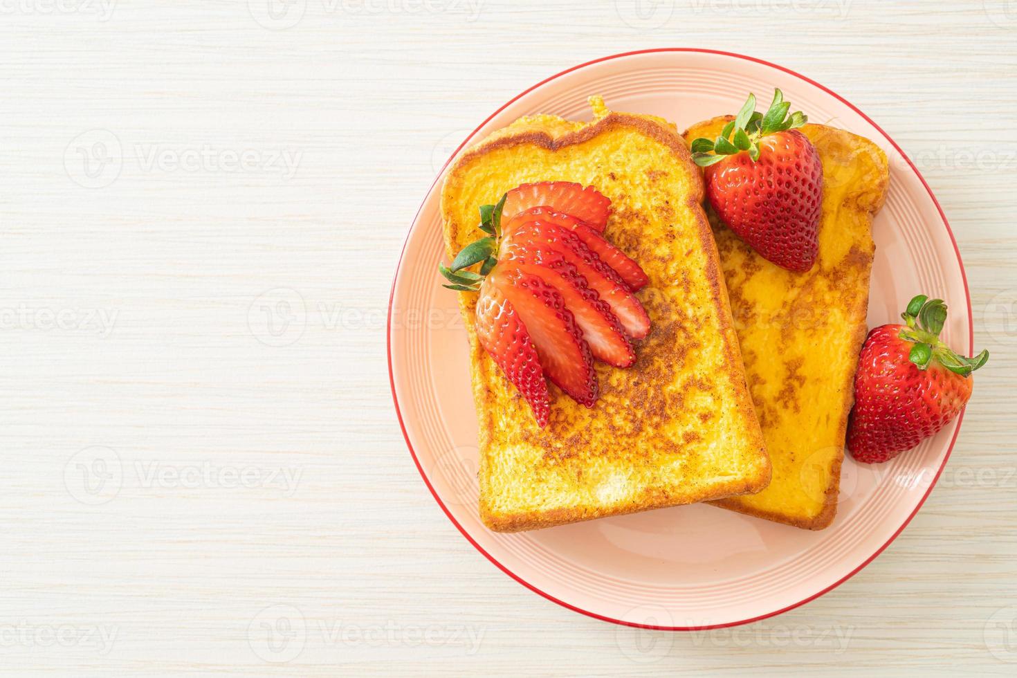 French Toast mit frischen Erdbeeren foto