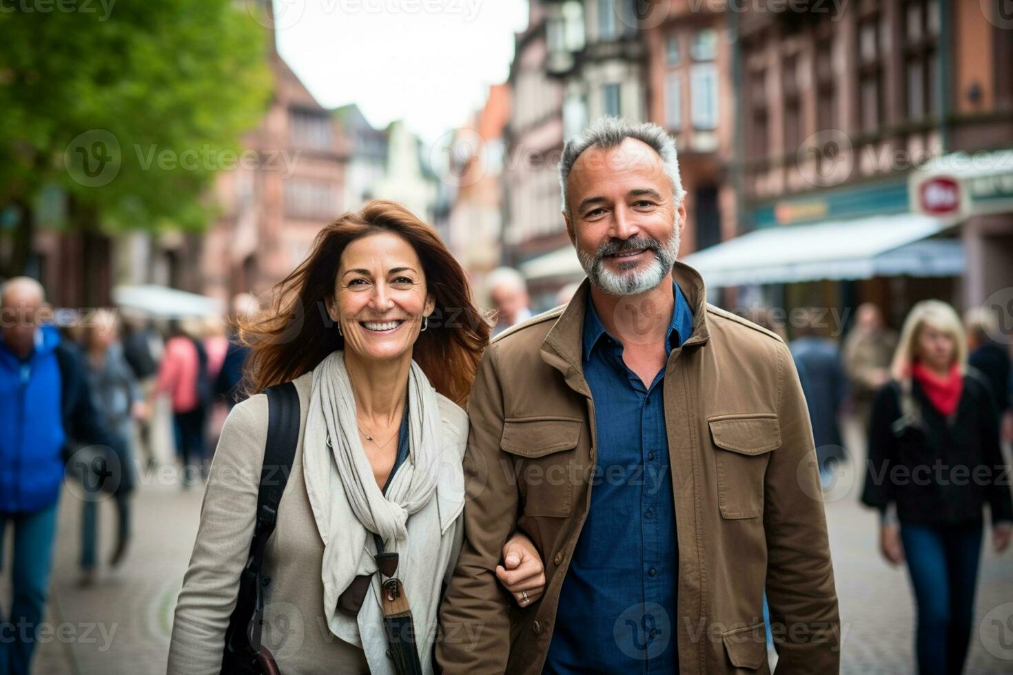 ai generiert Senior Tourist Paar lächelnd auf das Straße während nehmen ein gehen im das Stadt Center foto