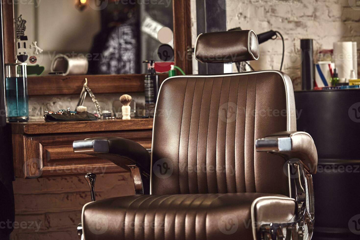 Friseur Sessel. modern Friseur und Haar Salon, Barbier Geschäft zum Männer. foto