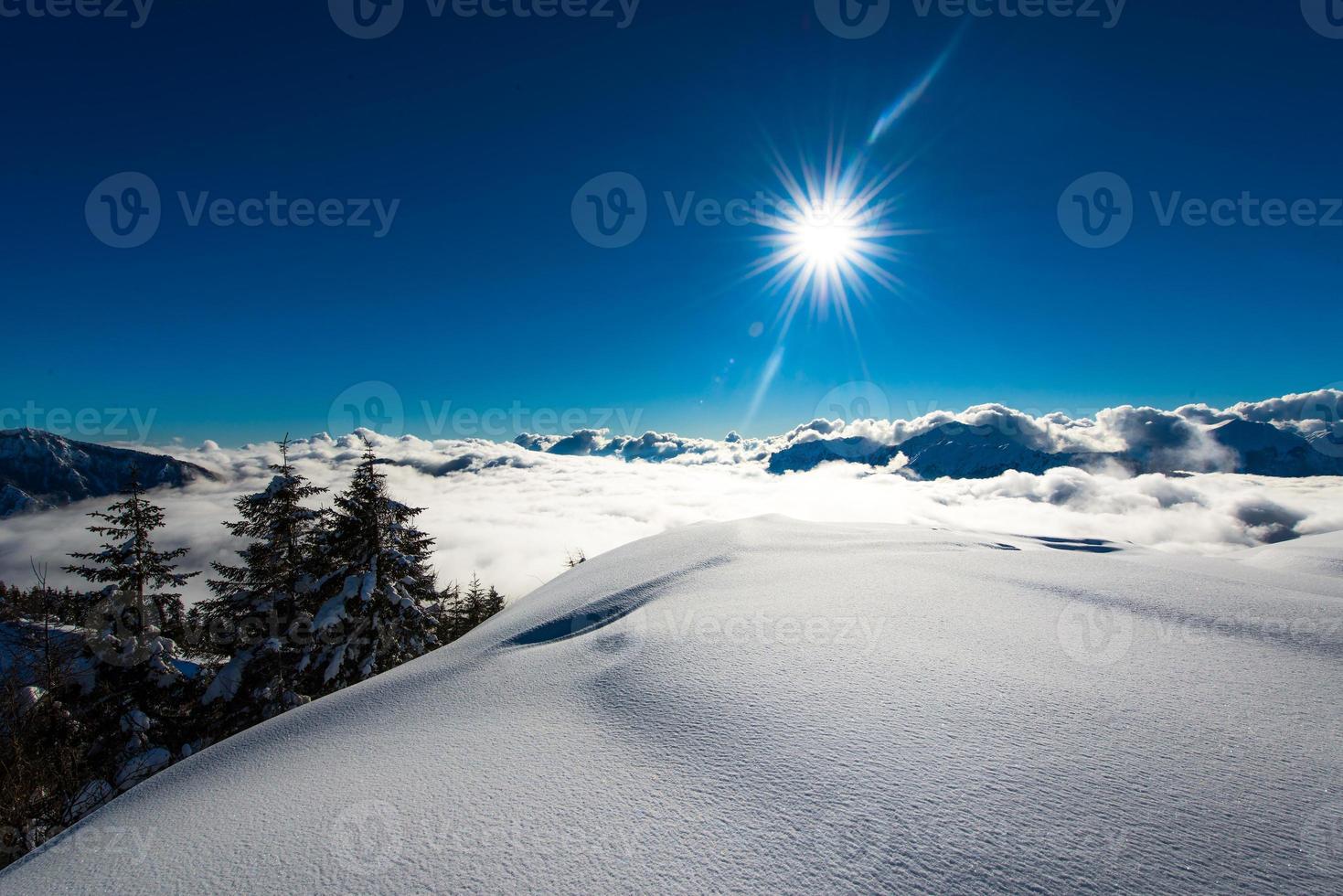 großer Schneefall in den Alpen foto