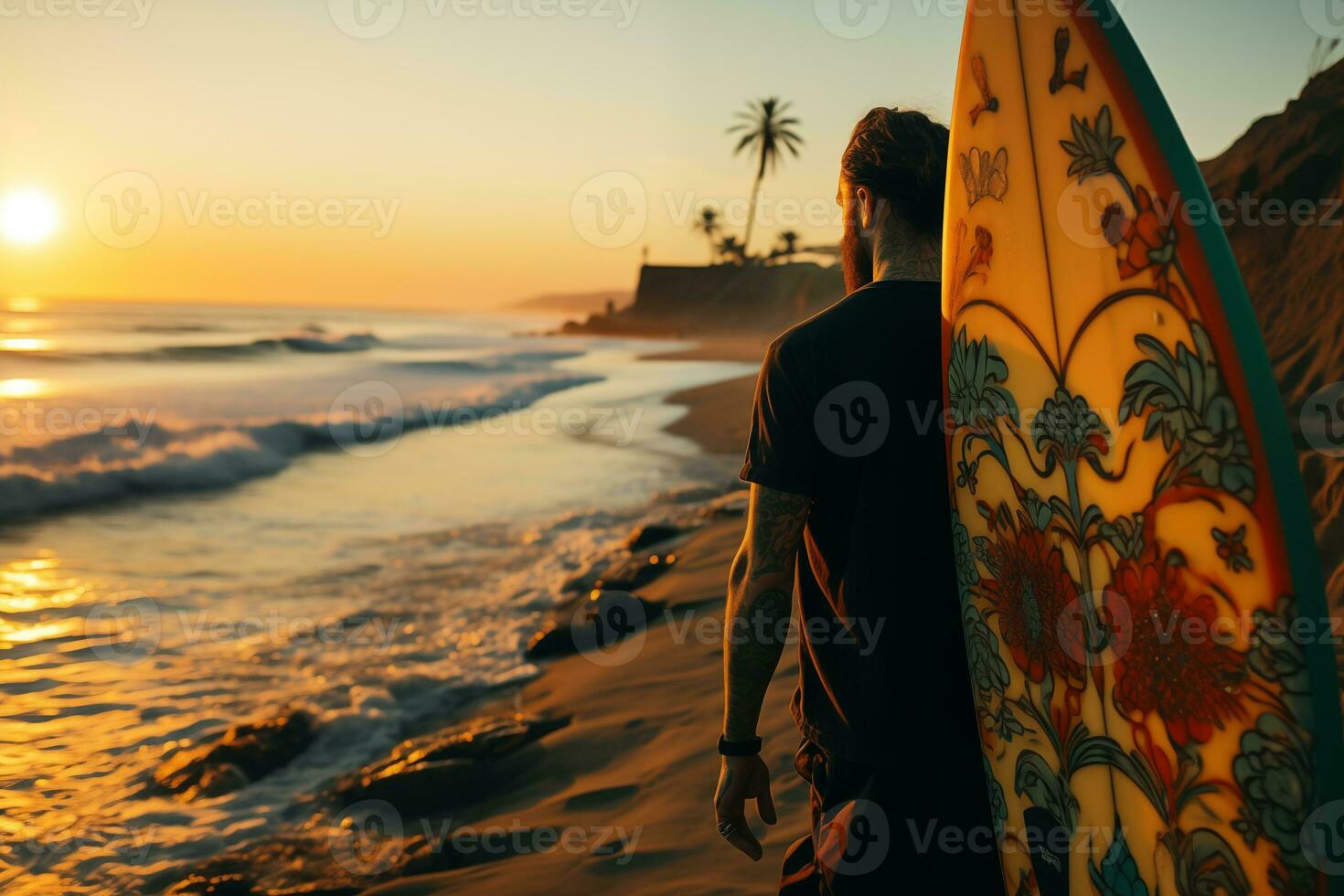 ai generiert schön männlich Surfer mit Surfbrett auf das sandig Strand. Wasser Sport. gesund aktiv Lebensstil. Surfen. extrem Sport. foto