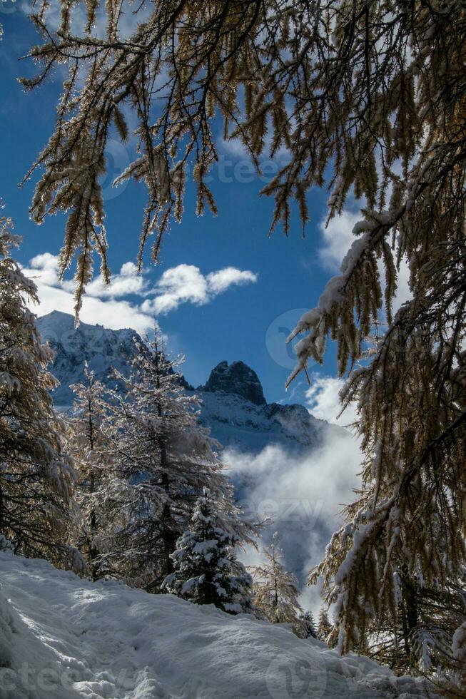 Herbst und Winter im das Französisch Alpen foto